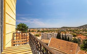Apartment With A Panoramic View